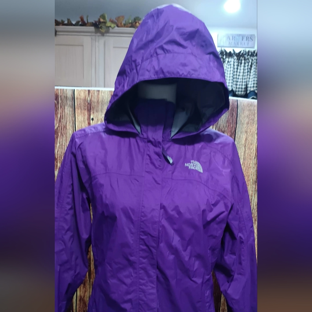 The North Face Girls XL18 Vibrant Purple Ski Jacket - Picture 2 of 10